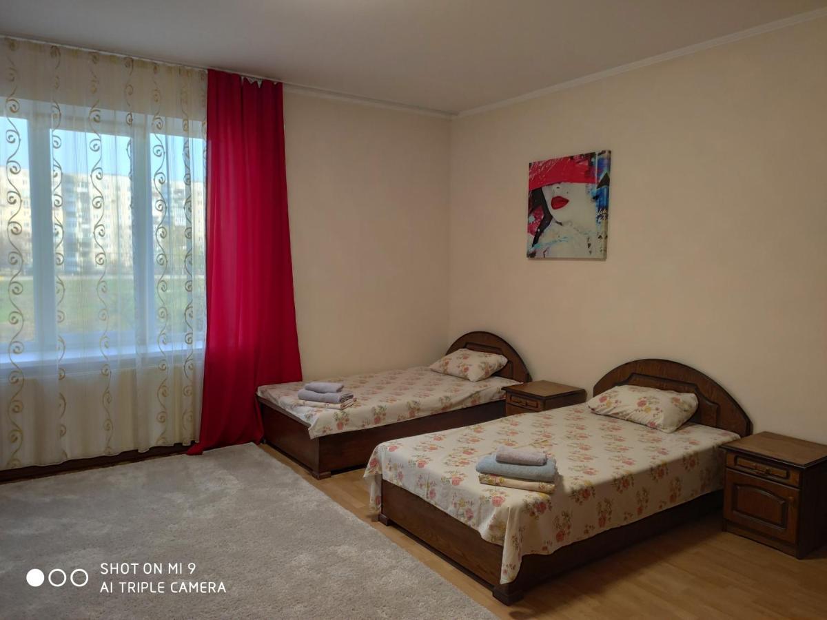 Apartments "Domovik" Івана Парканія 2А Кв 19 Mukachevo Exterior foto