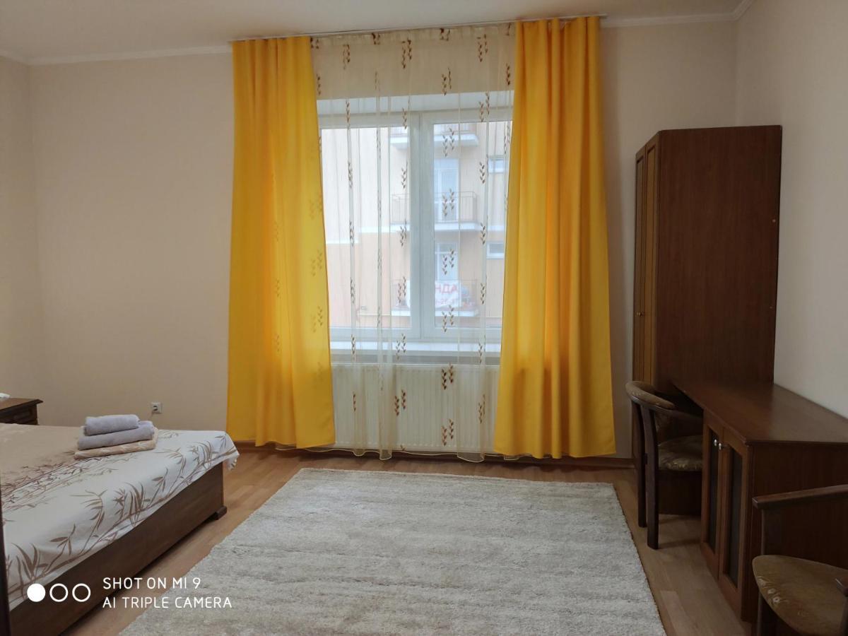 Apartments "Domovik" Івана Парканія 2А Кв 19 Mukachevo Exterior foto