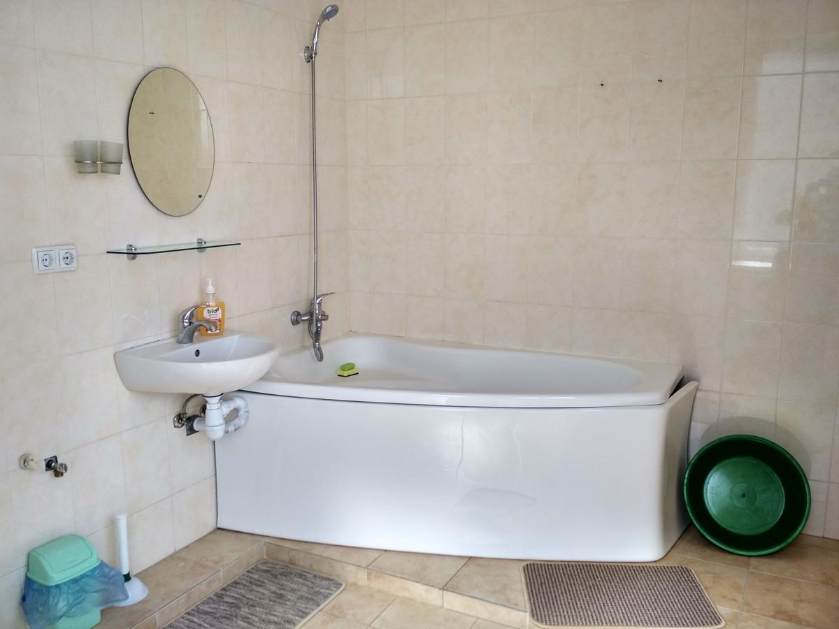Apartments "Domovik" Івана Парканія 2А Кв 19 Mukachevo Exterior foto